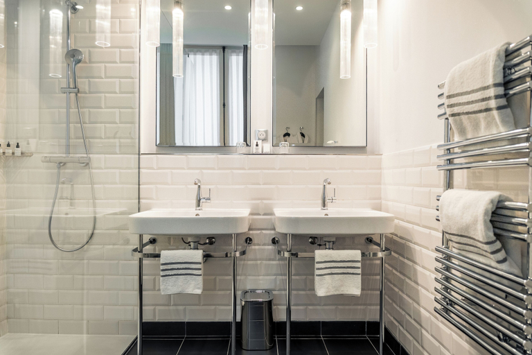Bathroom 3, Normandy Le Chantier, Paris