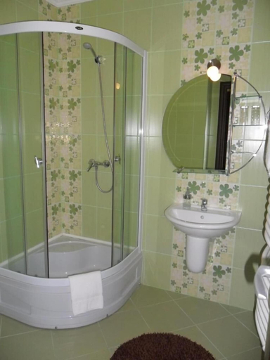 Bathroom 4, Hotel Palm, Nyírbátor
