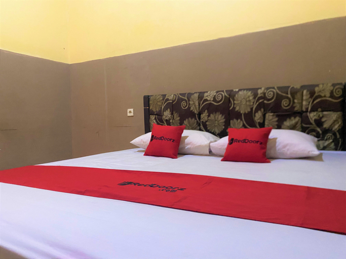 Bedroom 2, RedDoorz @ Wisma Sentosa Palopo, Palopo