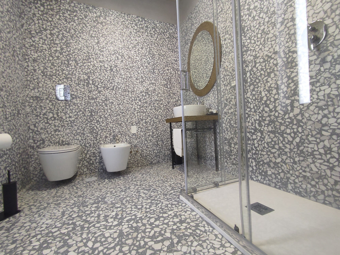 Bathroom 4, Hotel Nuvò, Napoli