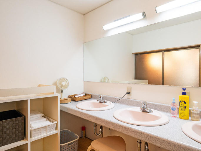 Bathroom 4, Suihoen, Numazu