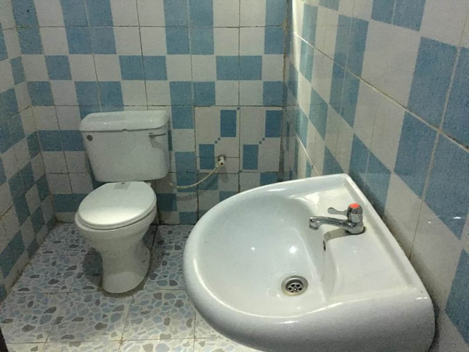 Bathroom 3, Marble Hill Hotel, Alimosho