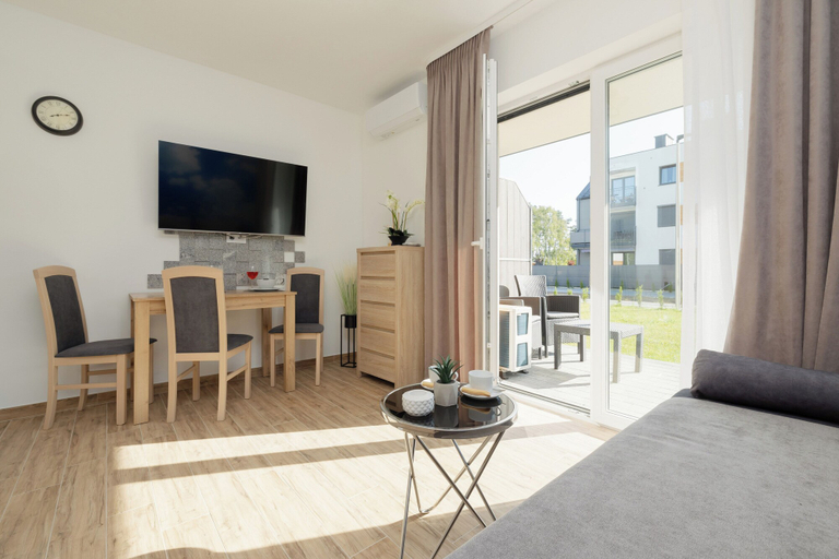 Others 5, Sunny Sky Studio Dziwnow by Renters, Kamień