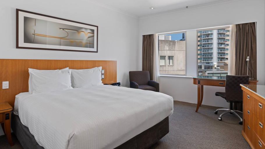 Bedroom 5, Holiday Inn SYDNEY - POTTS POINT, Sydney