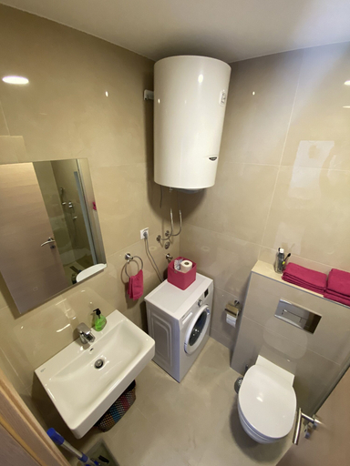 Bathroom 3, One bedroom apartment SUNRISE