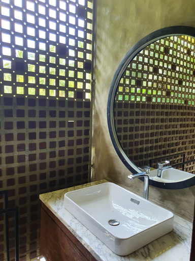 Bathroom 3, Solar Crab, Negombo