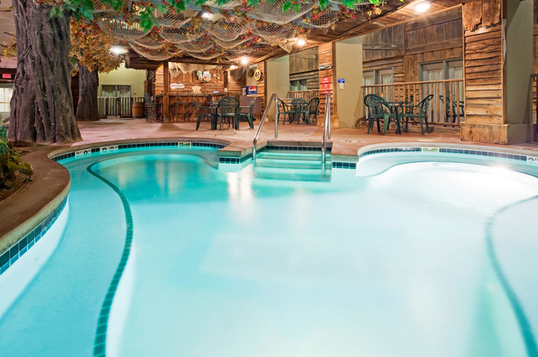 Sport & Beauty 5, Holiday Inn & Suites MADISON WEST - MIDDLETON by IHG, Dane