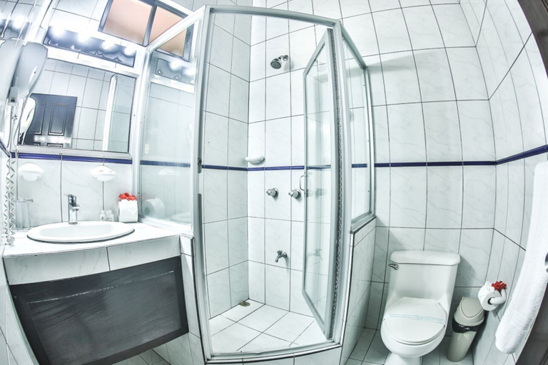 Bathroom 5, The Backyard Hotel, Garabito