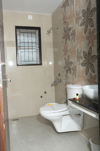 Bathroom, HOTEL TAWFEEQ PALACE, Thanjavur