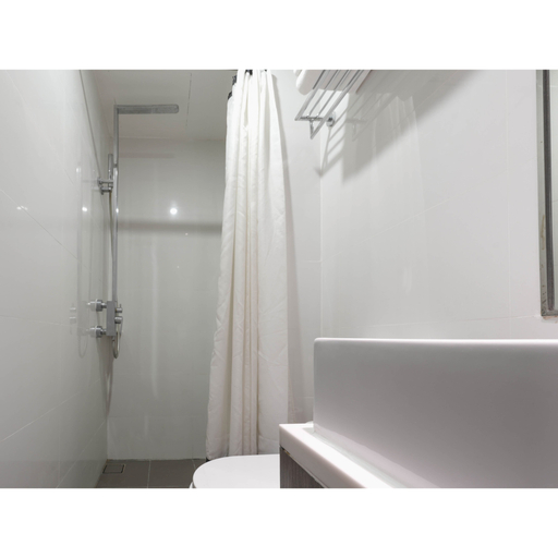 Bathroom 9