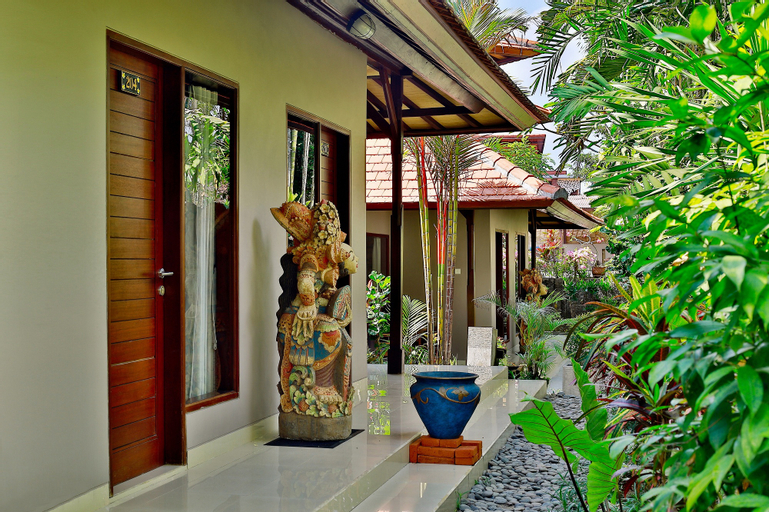 Exterior 2