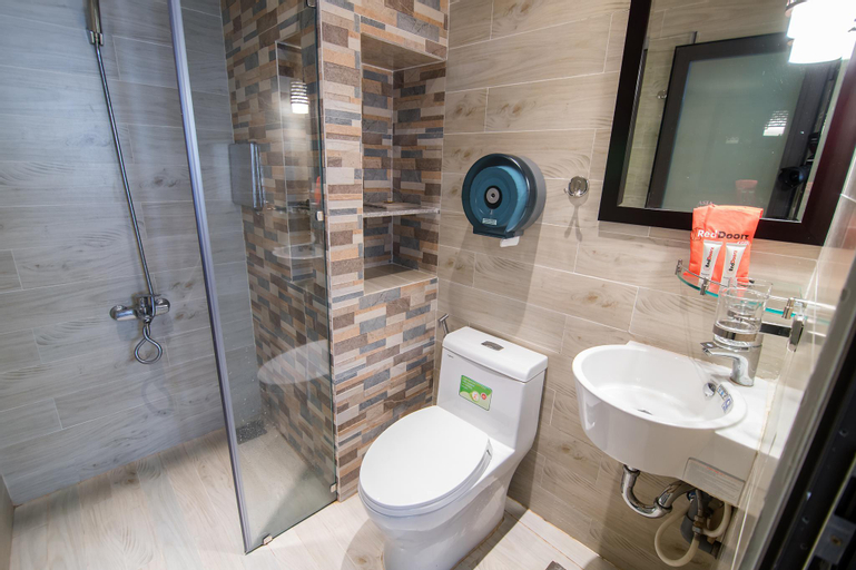 Bathroom 11