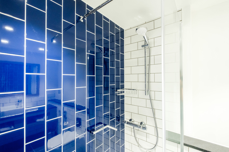 Bathroom 2, Holiday Inn READING-SOUTH M4, JCT.11 by IHG, Wokingham