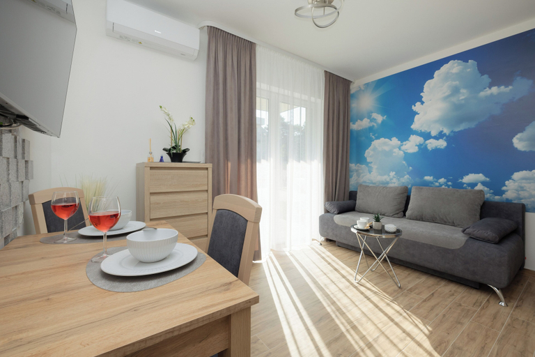 Others 4, Sunny Sky Studio Dziwnow by Renters, Kamień