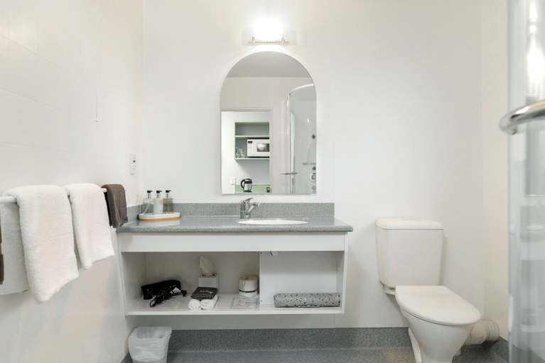 Bathroom 4, Jasmine Court Motel, Marlborough