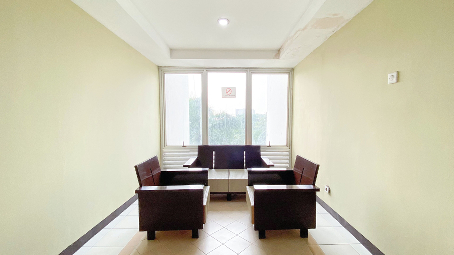 Business Facilities, Minimalist Studio Taman Semanan Indah Cengkareng Apartment By Travelio, Jakarta Barat