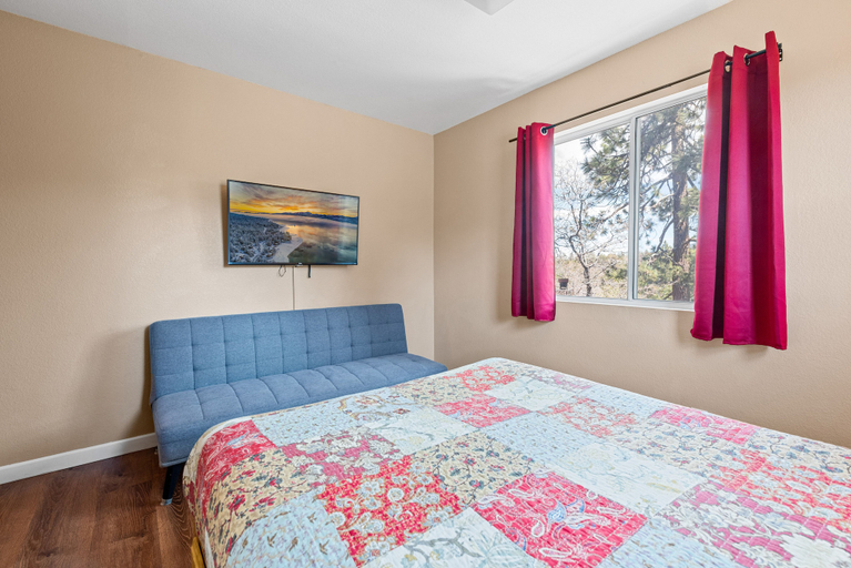Bedroom 2, Moonridge Memories, San Bernardino