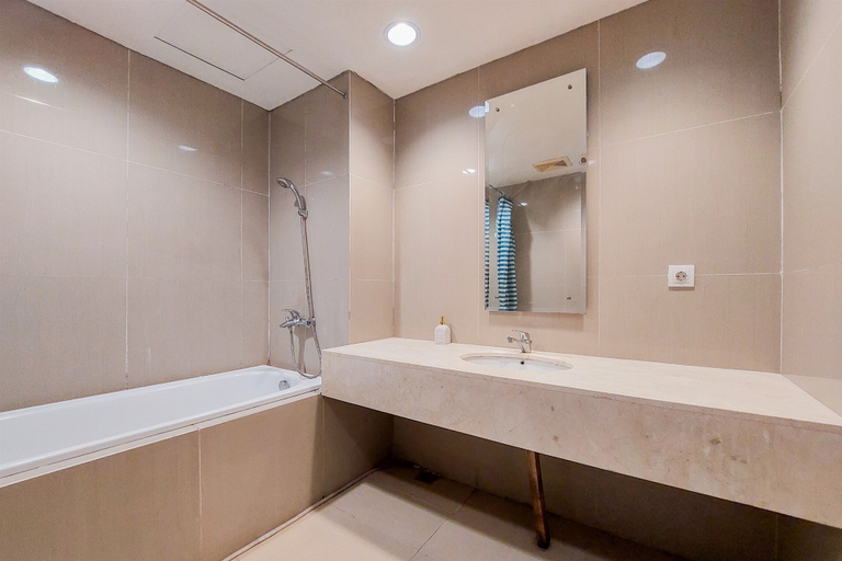 Bathroom 2, Comfort And Cozy Stay 2Br Paramount Skyline Apartment, Tangerang