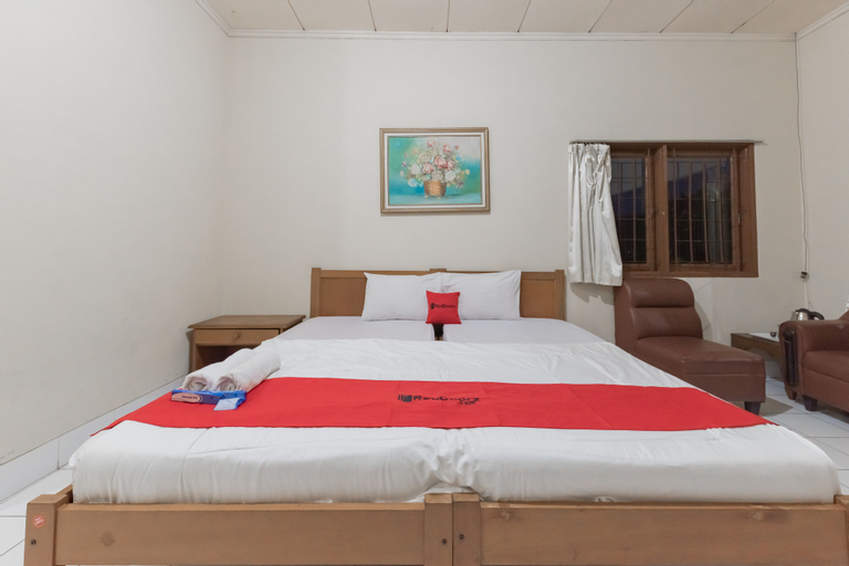 Bedroom 3, RedDoorz Plus @ Hotel Griya Astoeti, Bogor