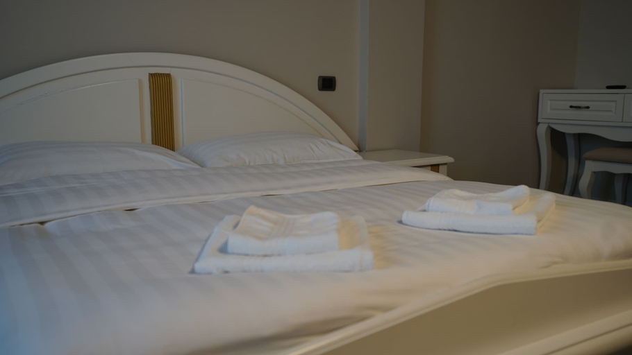 Bedroom 2, Hotel Majestic, Durrësit