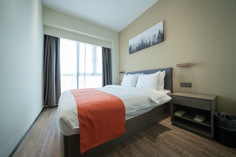 Bedroom 28
