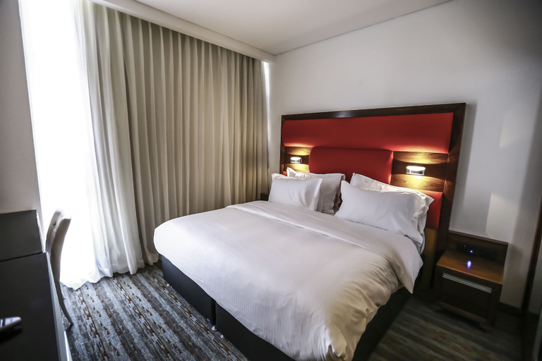 Bedroom 4, Garden Hotel