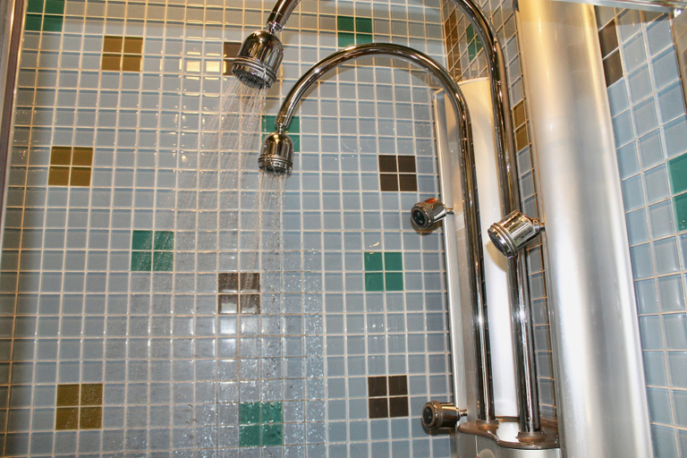 Bathroom 3, BarDew Valley Inn, Washington