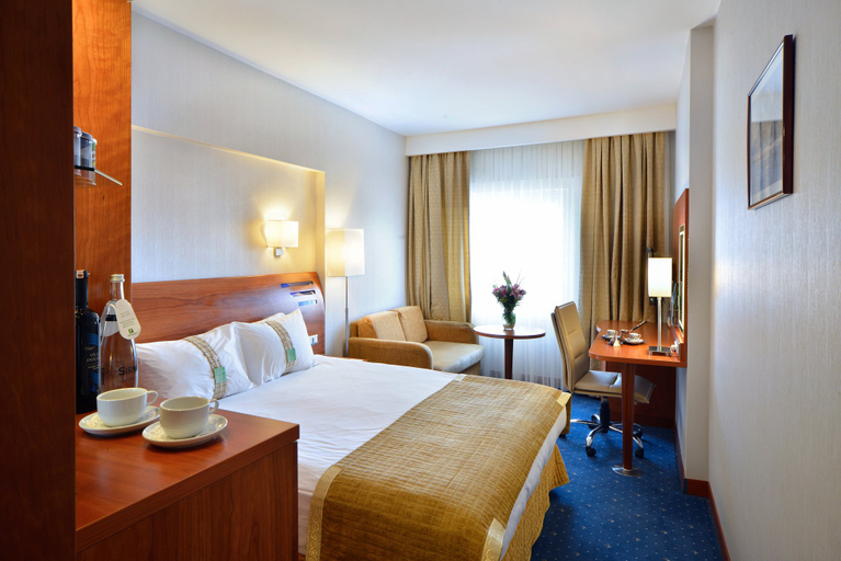 Bedroom 3, Holiday Inn ISTANBUL CITY by IHG, Fatih