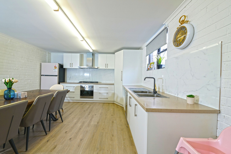 Others 5, Pet Friendly Ringwood 3BR Home Parking, Maroondah - Ringwood