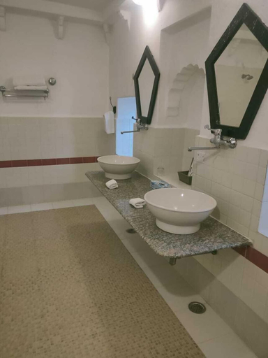 Bathroom 4, Deogarh Mahal, Rajsamand