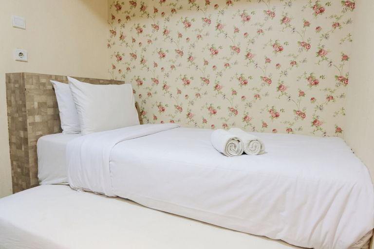 Bedroom 2, Cozy 2Br Apartment At Gateway Pasteur, Bandung