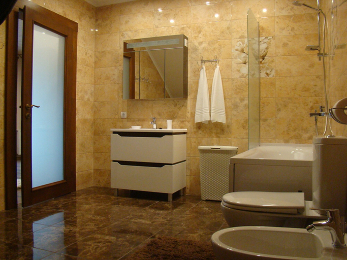 Bathroom 3, Solva Resort & SPA, Svaliavs'kyi