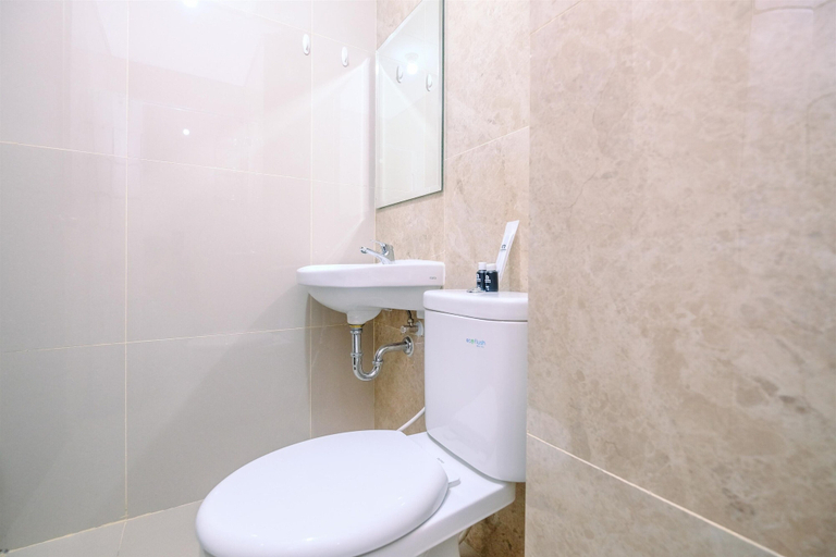 Bathroom 3, Cozy Stay And New Furnished Studio At Transpark Cibubur Apartment, Depok