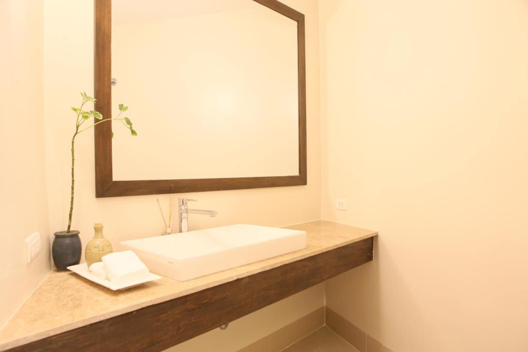 Bathroom 4, Balai Adlao, El Nido