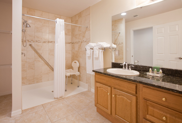 Bathroom 5, Holiday Inn Resort GRAND CAYMAN by IHG