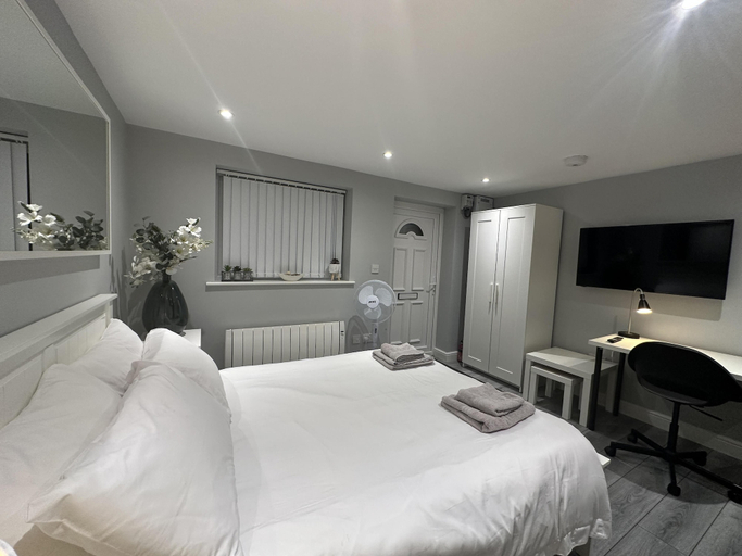 Others 4, Beautiful 1-bed Modern Luxury Apartment in Luton, Luton