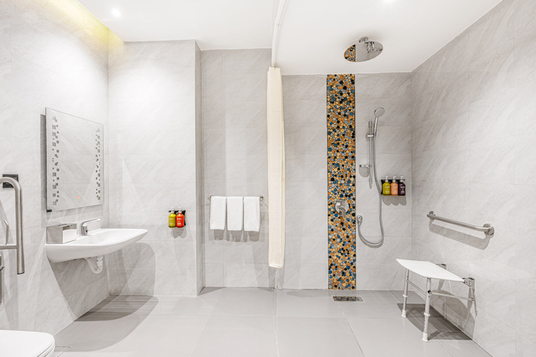 Bathroom 5, Holiday Inn RIYADH THE BUSINESS DISTRICT by IHG, Riyadh