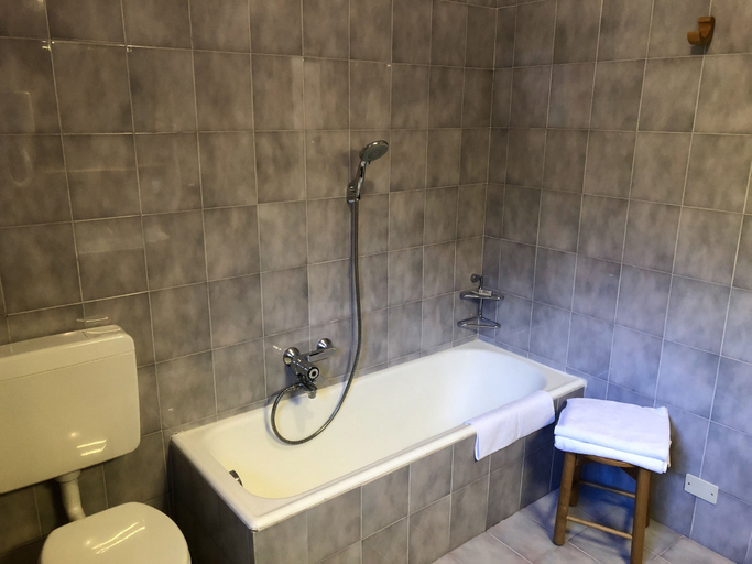 Bathroom 4, Hotel Garnì Zeni, Trento