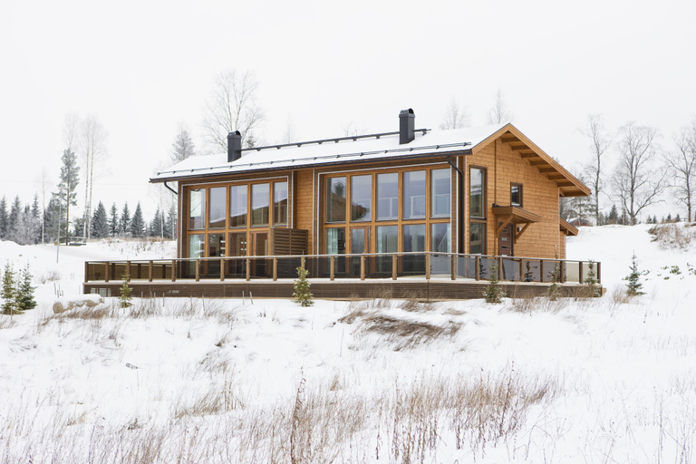 Exterior & Views