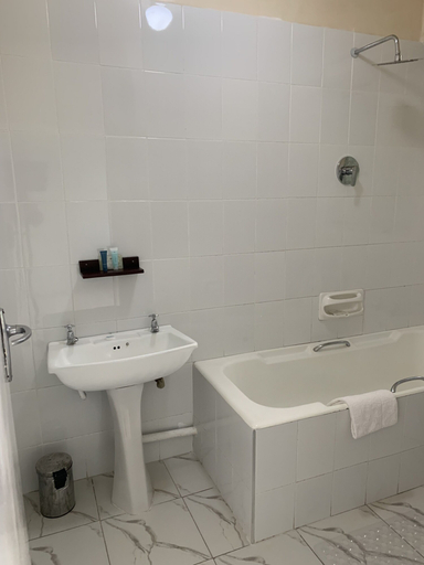 Bathroom, Brondesbury Park Hotel, Nyanga