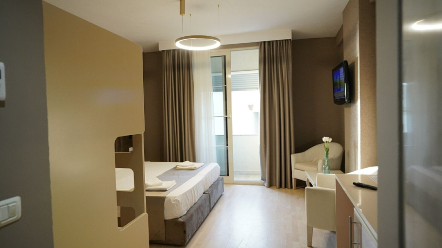 Bathroom 4, Hotel Majestic, Durrësit
