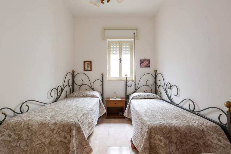 Bedroom 4, 3266 Villetta Delle Viole by Barbarhouse, Taranto