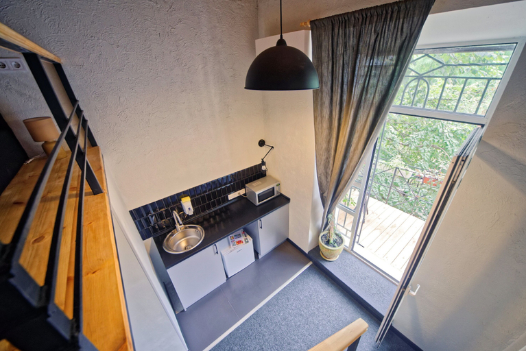 Others 4, Mezzanine White, Odes'ka