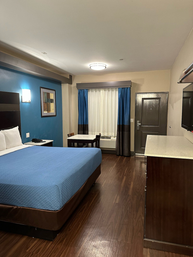 Bedroom 5, Crystal Palace Inn, Los Angeles