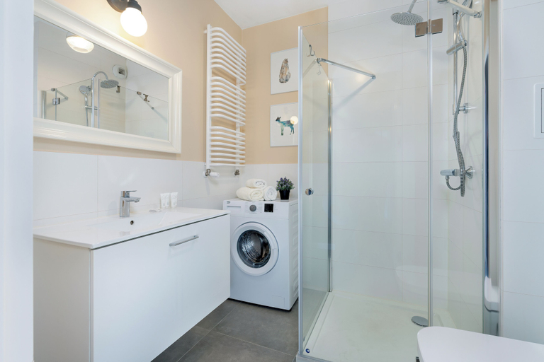 Bathroom 4, Apartment Wrocław Nadodrze by Renters, Środa Śląska