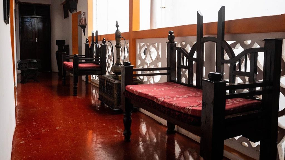 Bedroom, Pyramid Hotel, Mjini