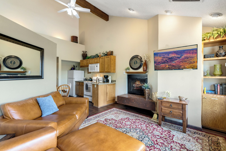 Others 3, Valley View, Coconino