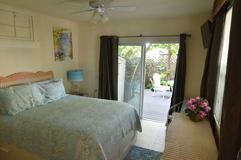 Bedroom 2, Pass-a-Grille Beach Historic Spanish Triplex, Pinellas