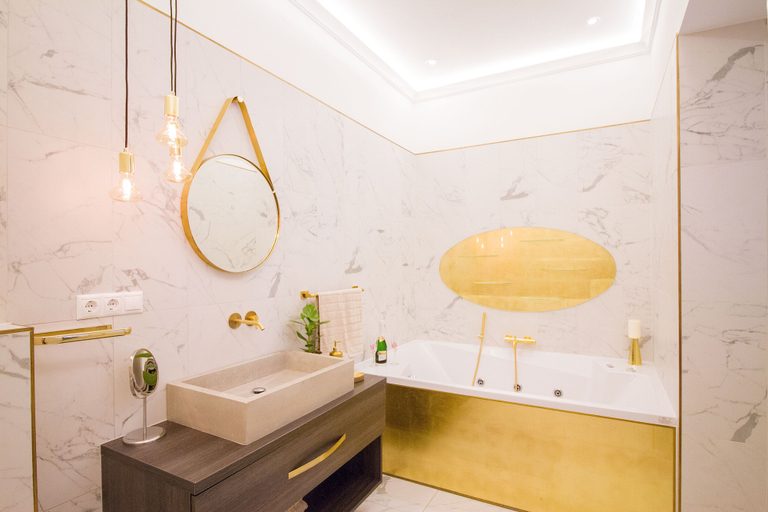 Bathroom 4, Count Zrinyi Basilica Residence, Budapesti