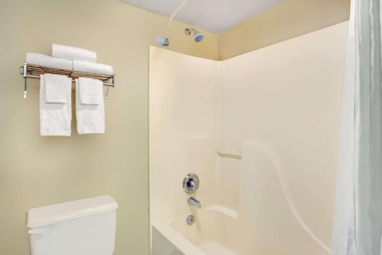 Bathroom 4, Super 8 by Wyndham Casa Grande, Pinal